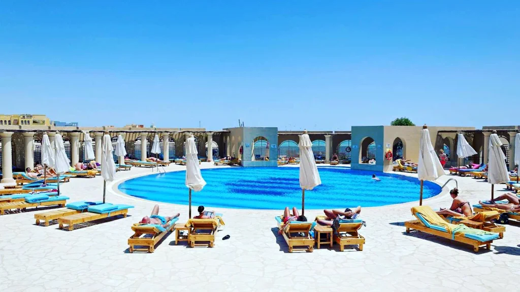 الفندق ثرى كورنرز أوشن فيو - الجونة